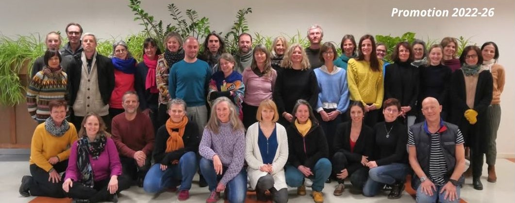 Groupe d eleves de l Ecole de Yoga Strasbourg en formation.